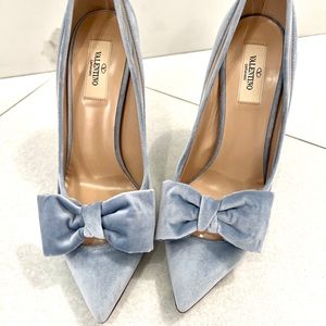 Valentino Light Blue Velvet Heels 8.5 (39)